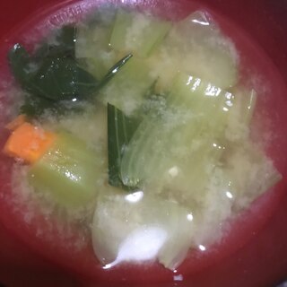 小松菜と人参の味噌汁